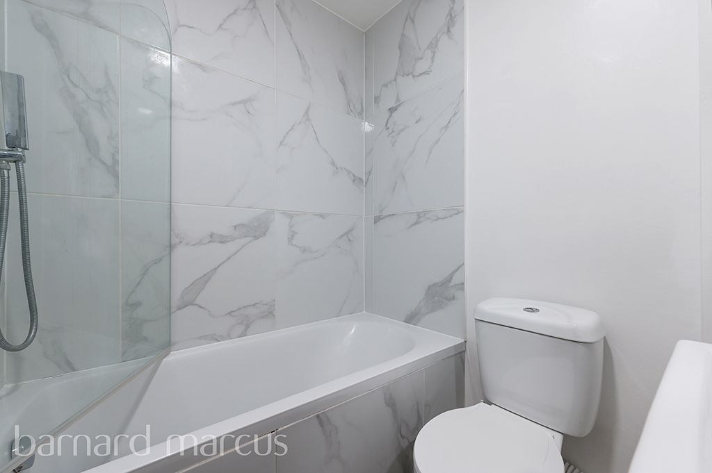 Property photo 3 of 8 Bathroom