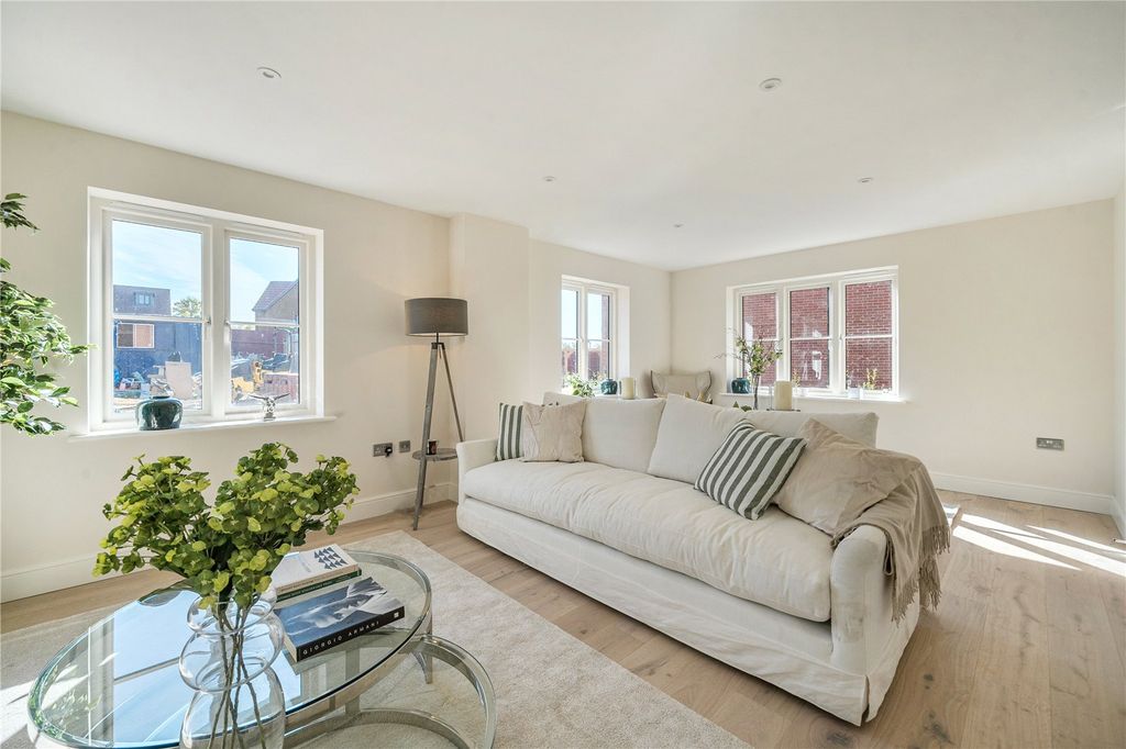 Property photo 2 of 17 Living Room