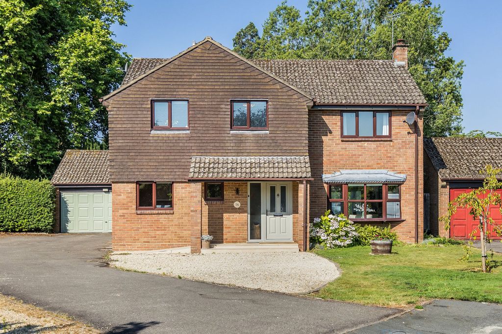 Property photo 1 of 32