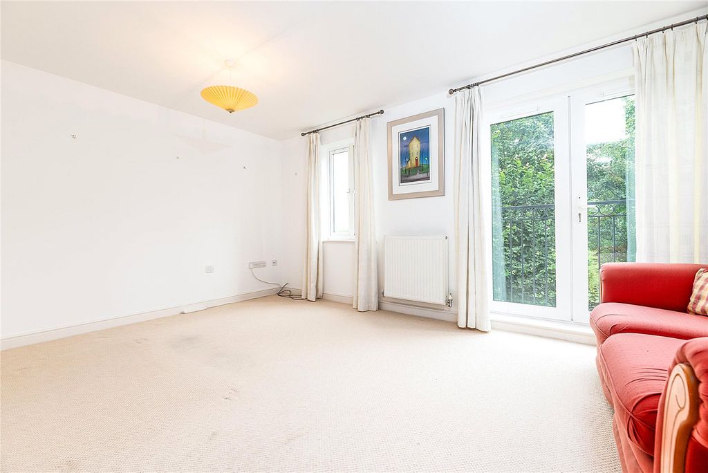 Property photo 2 of 37 Picture No. 42