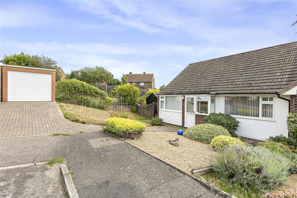 Property photo 1 of 17 Picture No. 02