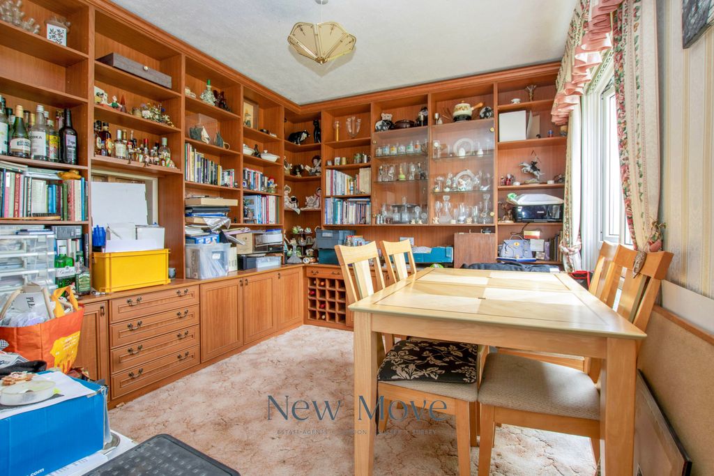 Property photo 2 of 16 Gallery