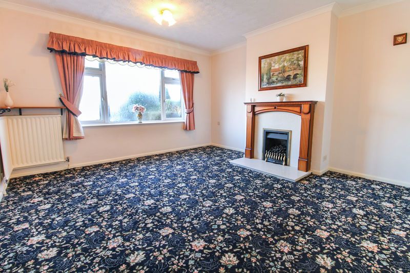 Property photo 3 of 20 Lounge