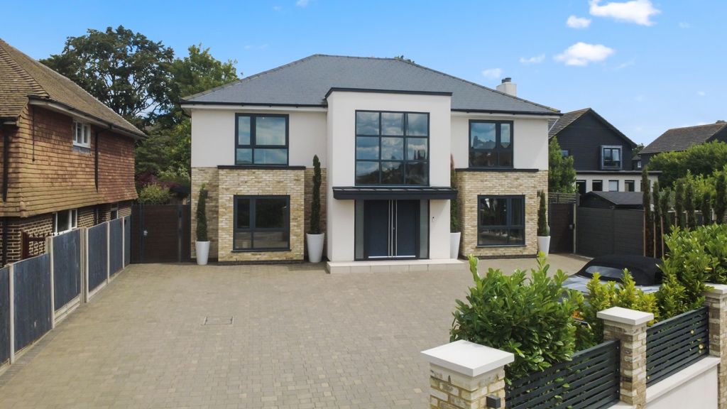 Property photo 1 of 38 5220580