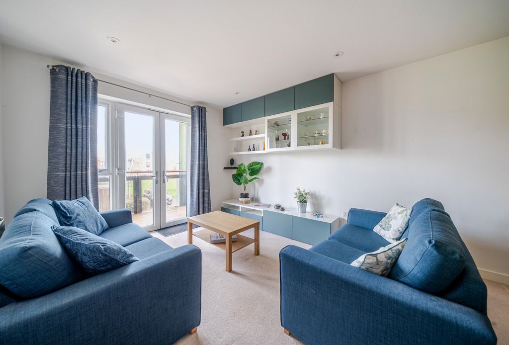 Property photo 2 of 22 1419595-18-699d87...