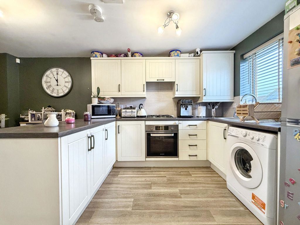 Property photo 3 of 24