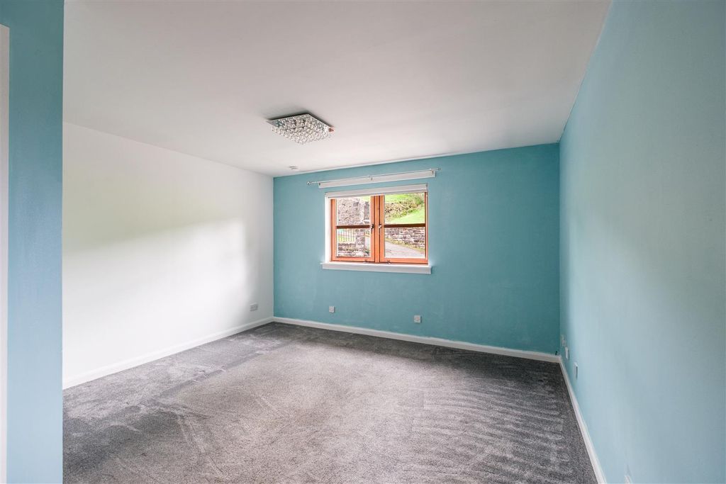 Property photo 3 of 24 North Street-10.Jpg
