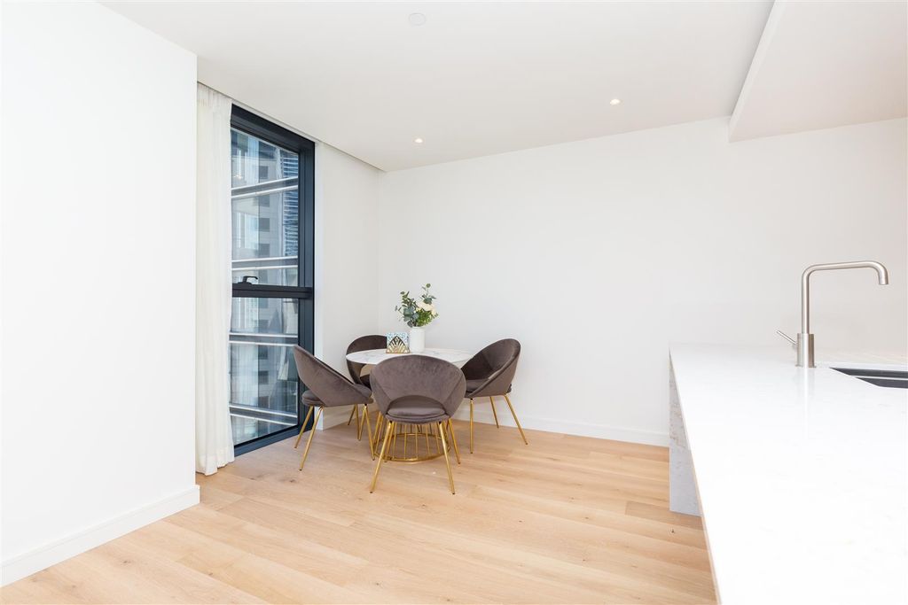 Property photo 3 of 12 1505 Hampton Tower-9.Jpg