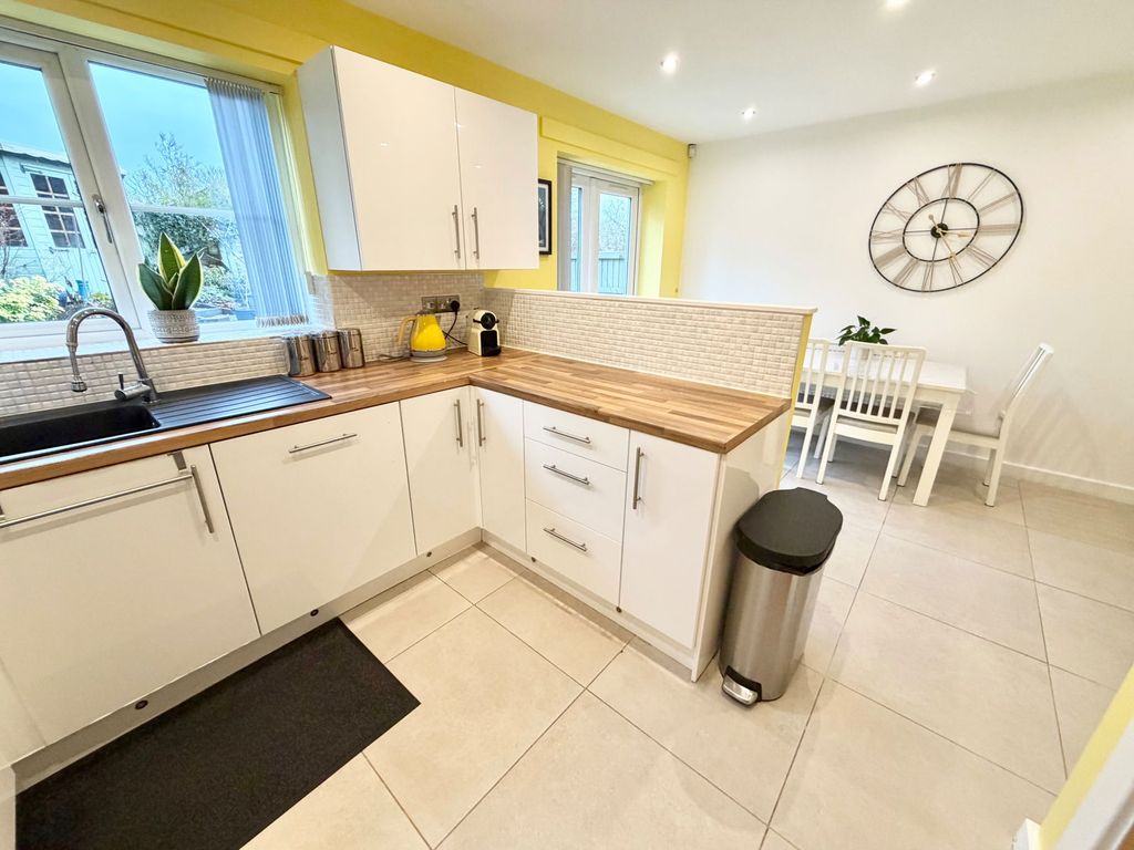 Property photo 2 of 29