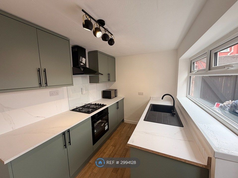 Property photo 1 of 14 Kitchen