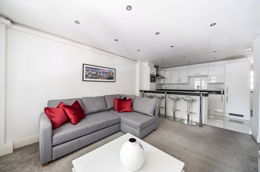 Property photo 1 of 10 Picture No. 02