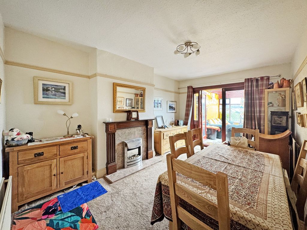 Property photo 3 of 33