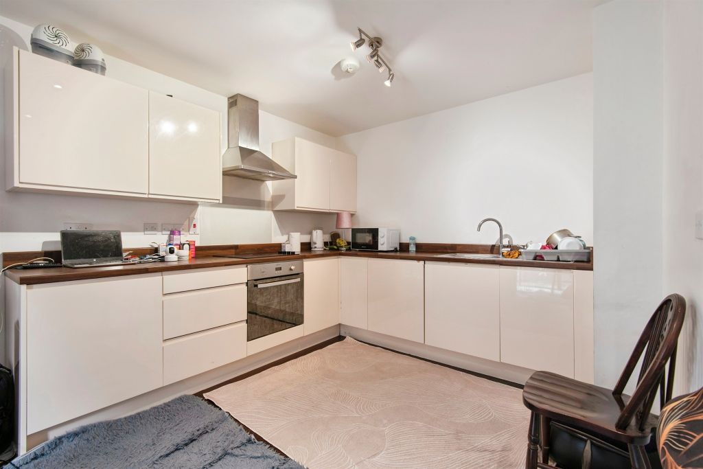 Property photo 3 of 12