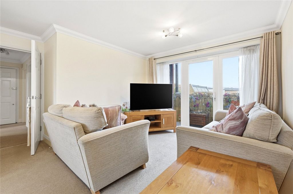 Property photo 2 of 12 Living Room