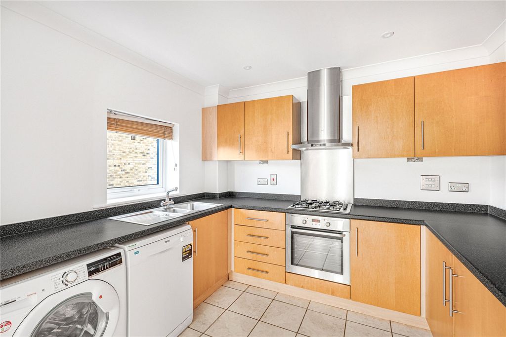 Property photo 2 of 12 Picture No. 14