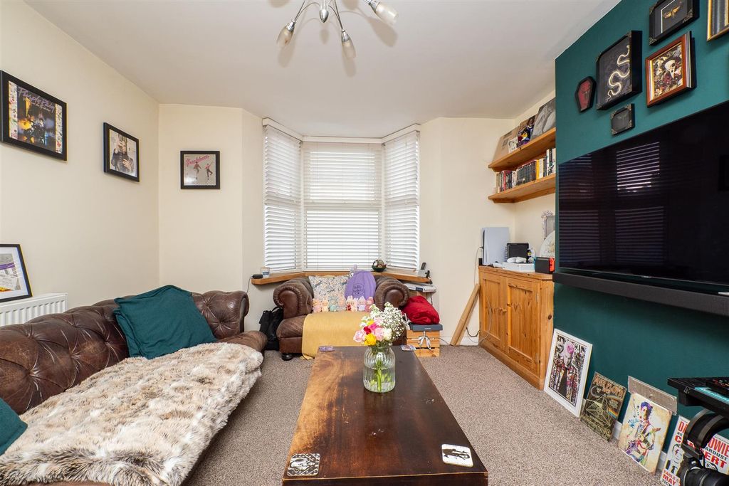 Property photo 2 of 11 Br-004.Jpg