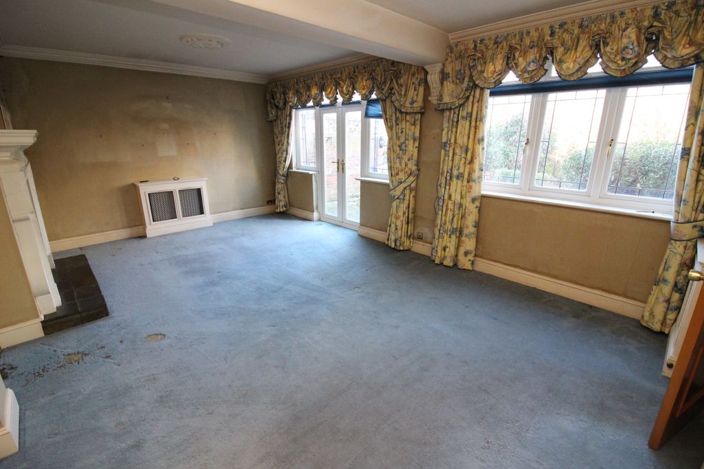 Property photo 3 of 14