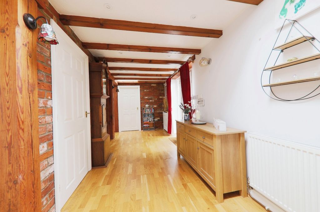 Property photo 2 of 33 3476846