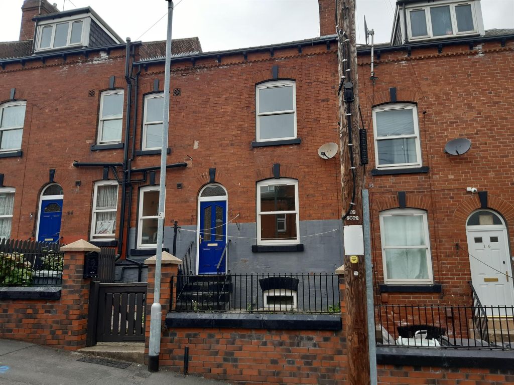 Property photo 1 of 8