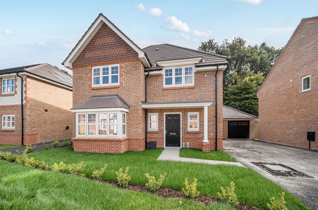 Property photo 1 of 17 1349463-1-68c049E...