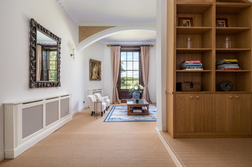 Property photo 3 of 28