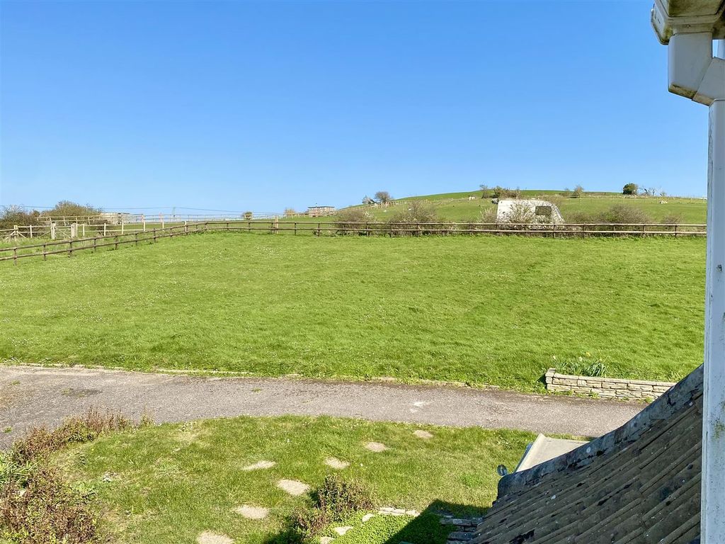 Property photo 3 of 31 Img_4587.Jpeg