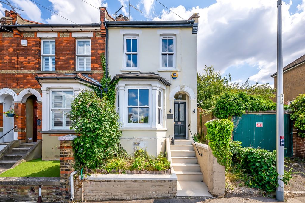 Property photo 1 of 18 3728371