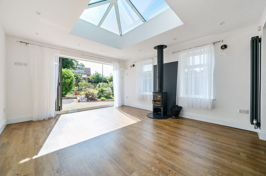 Property photo 3 of 12 1327892-20-68776A...