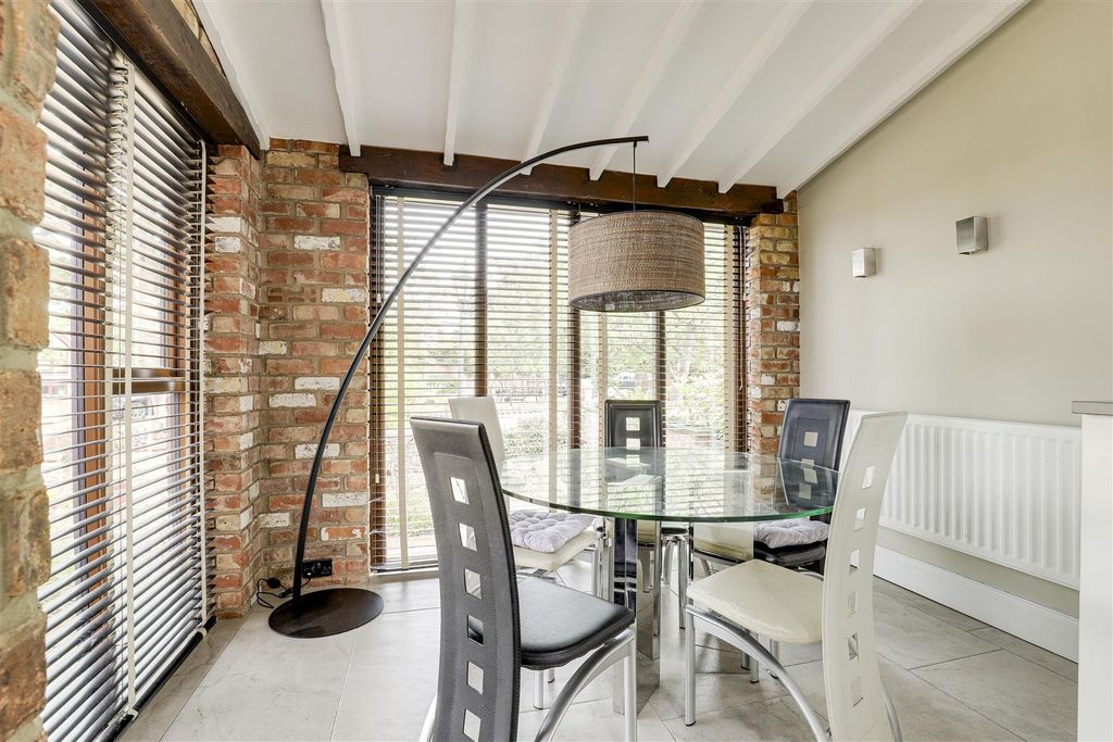 Property photo 2 of 30 15.Jpg