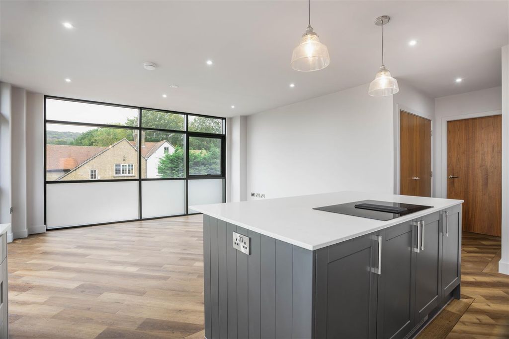 Property photo 3 of 14 00015.Jpg