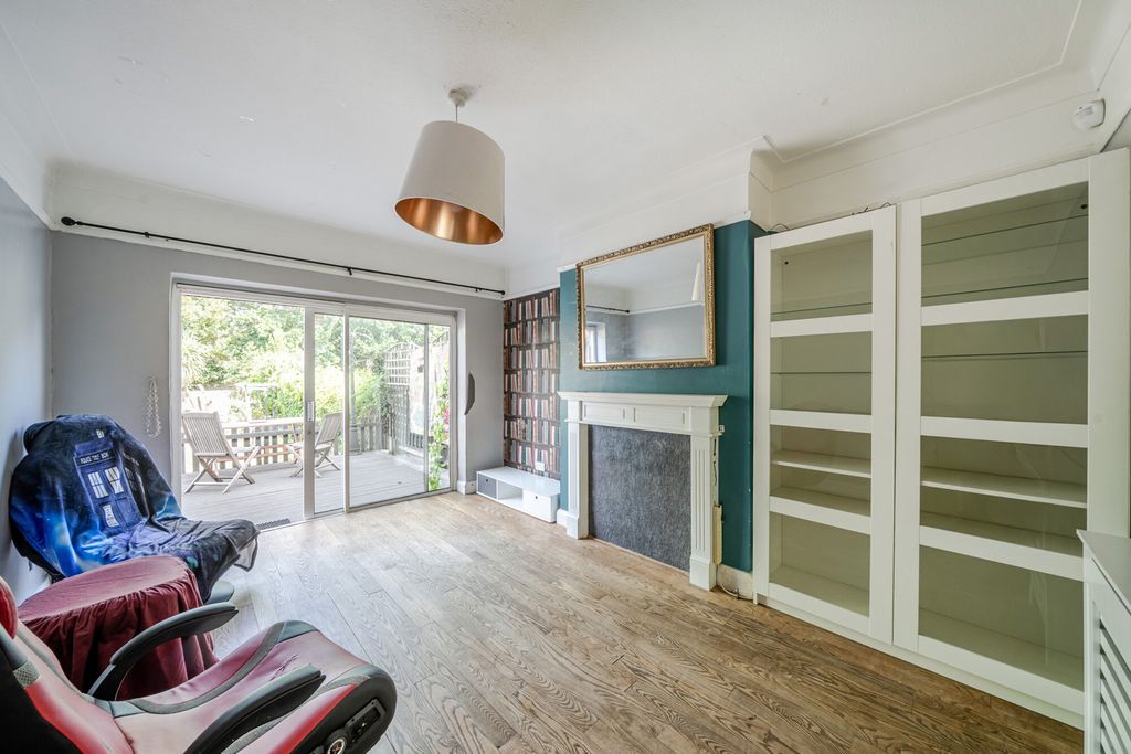 Property photo 2 of 18 1498625-9-6A68820...