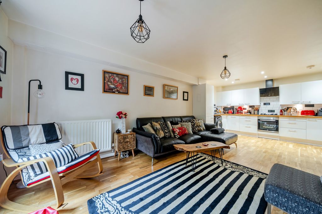 Property photo 2 of 17 1472388-17-6A26De...