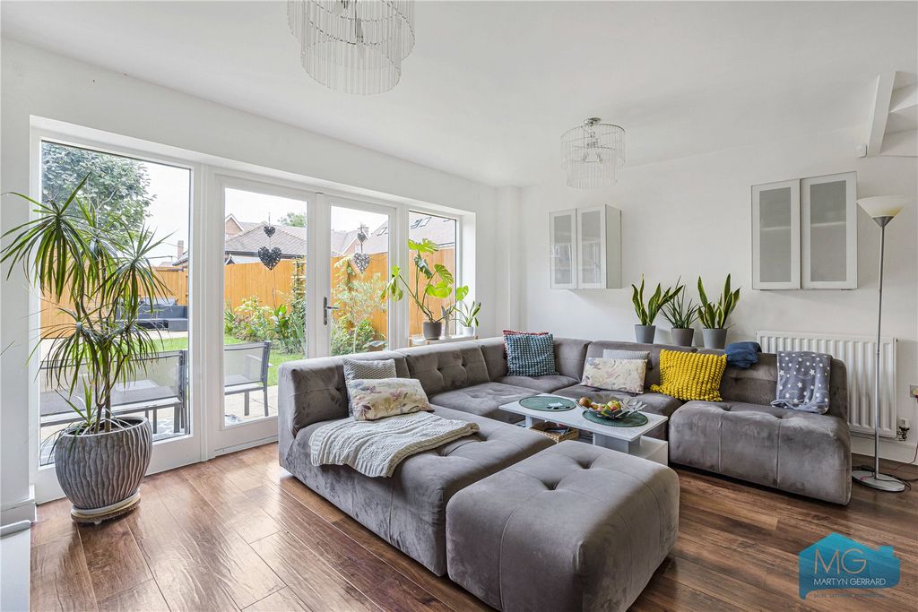 Property photo 2 of 15 Picture No. 25