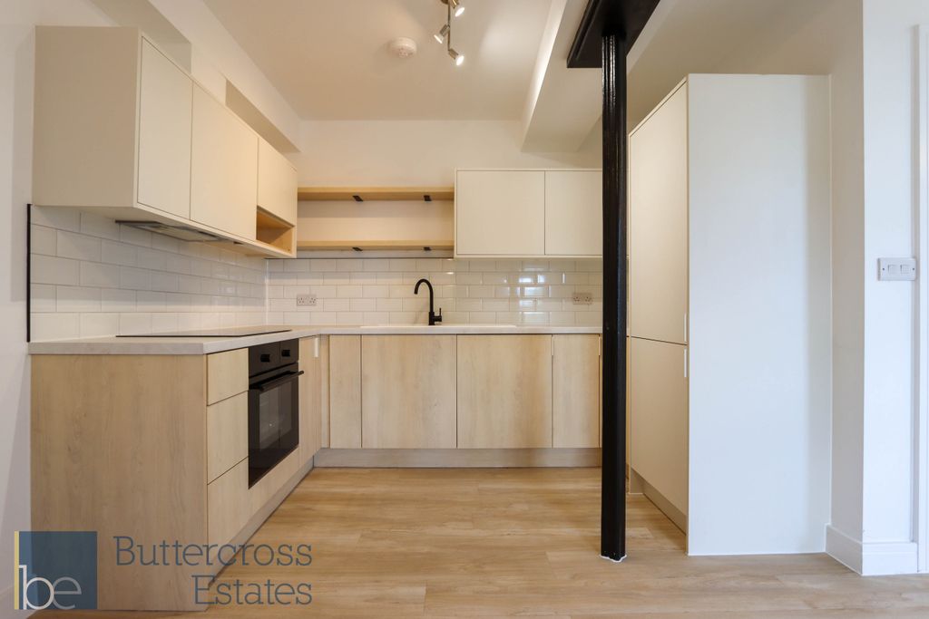 Property photo 3 of 15 Kitchen