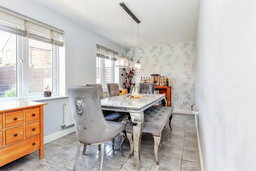Property photo 2 of 24 Dining Area