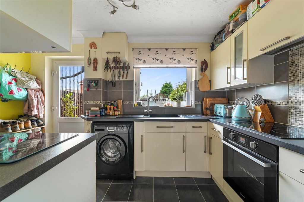 Property photo 2 of 13 Kitchen