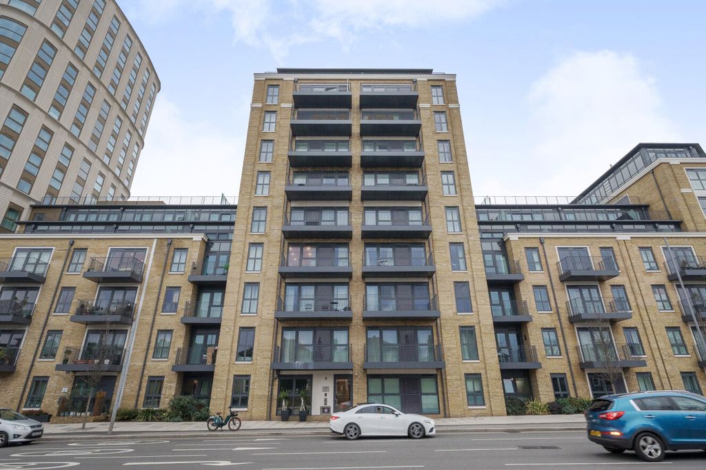 Property photo 1 of 10 1395141-5-694Ac85...