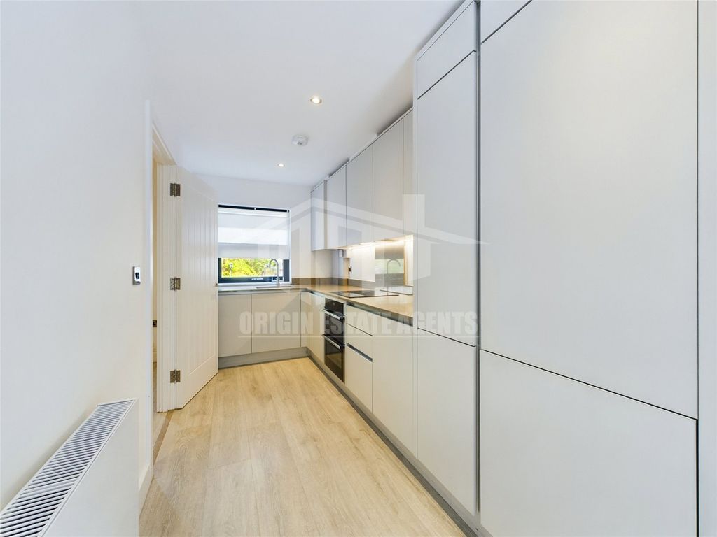 Property photo 3 of 22 Picture No. 03