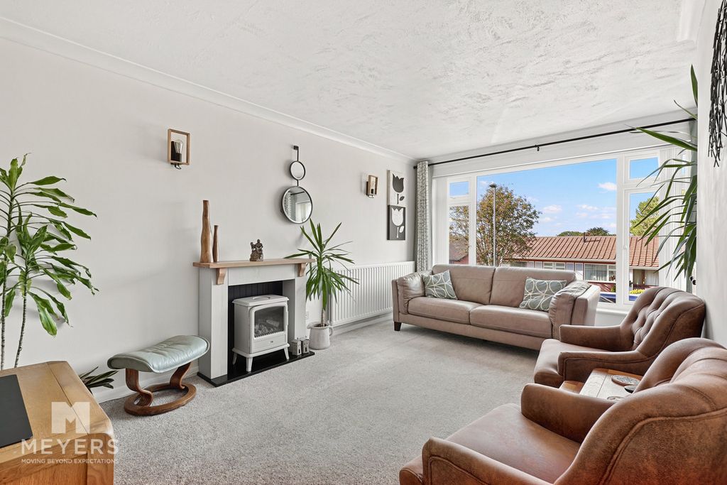 Property photo 2 of 40