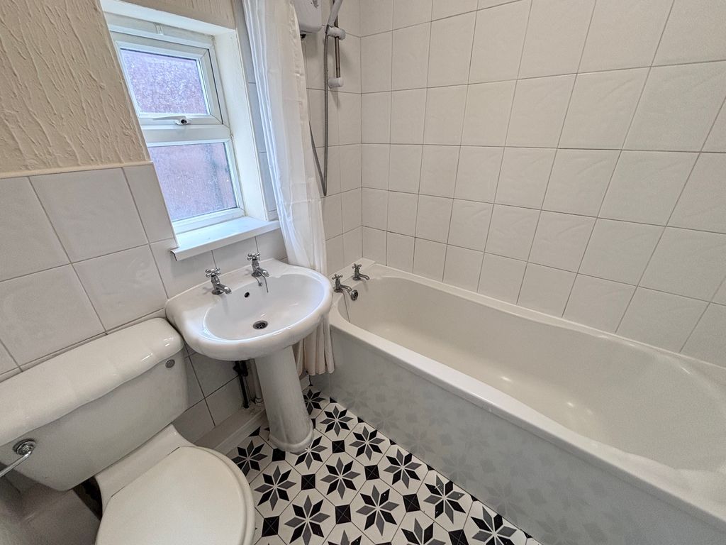 Property photo 3 of 5 Bathroom