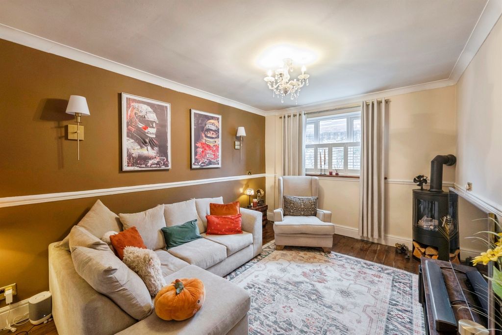 Property photo 3 of 20