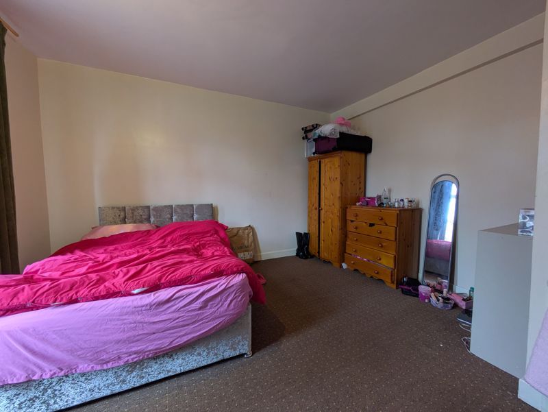 Property photo 3 of 9 Photo 7