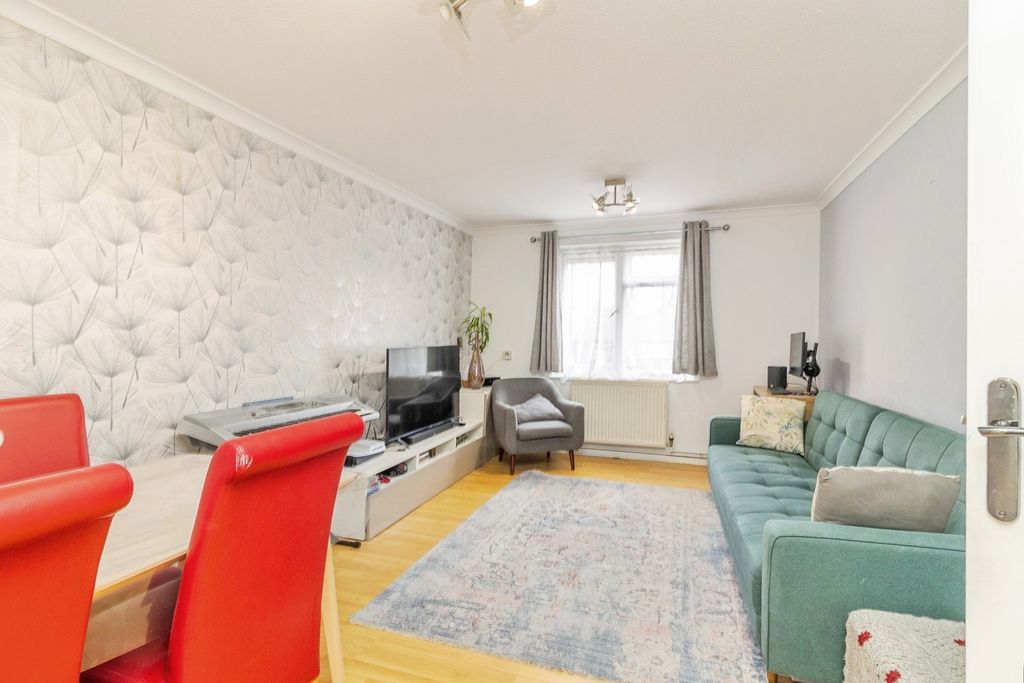 Property photo 3 of 19 Pbox-Img.Jpg