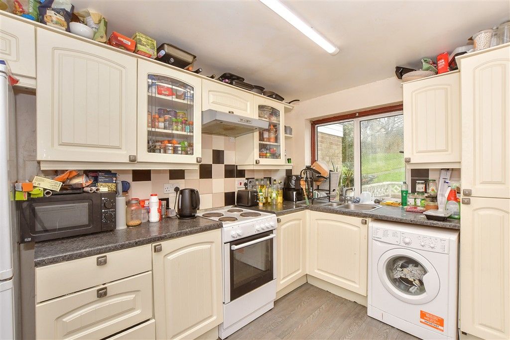 Property photo 3 of 15 Kitchen