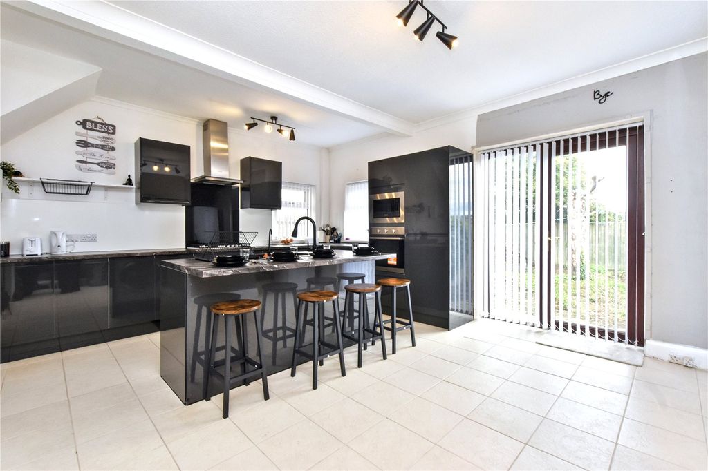 Property photo 2 of 16 Picture No. 01