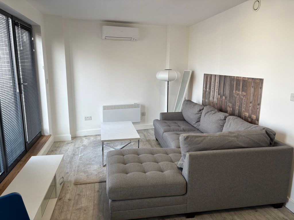 Property photo 2 of 8