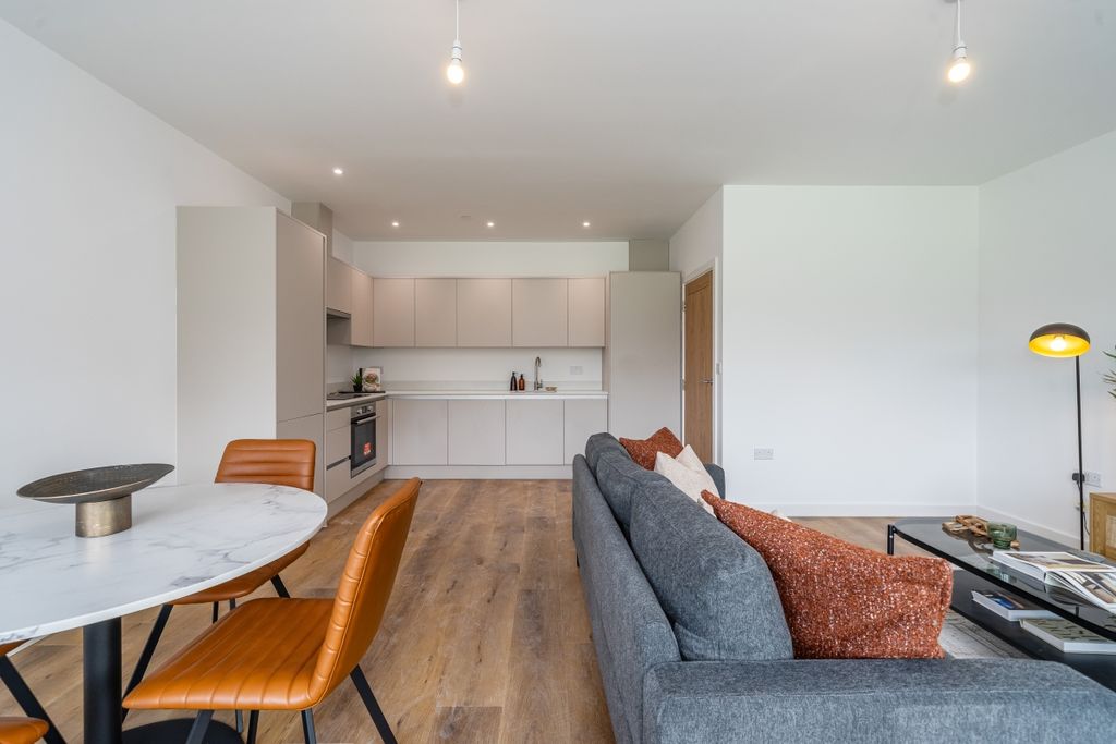 Property photo 3 of 9 6_30_Thecauseway_...