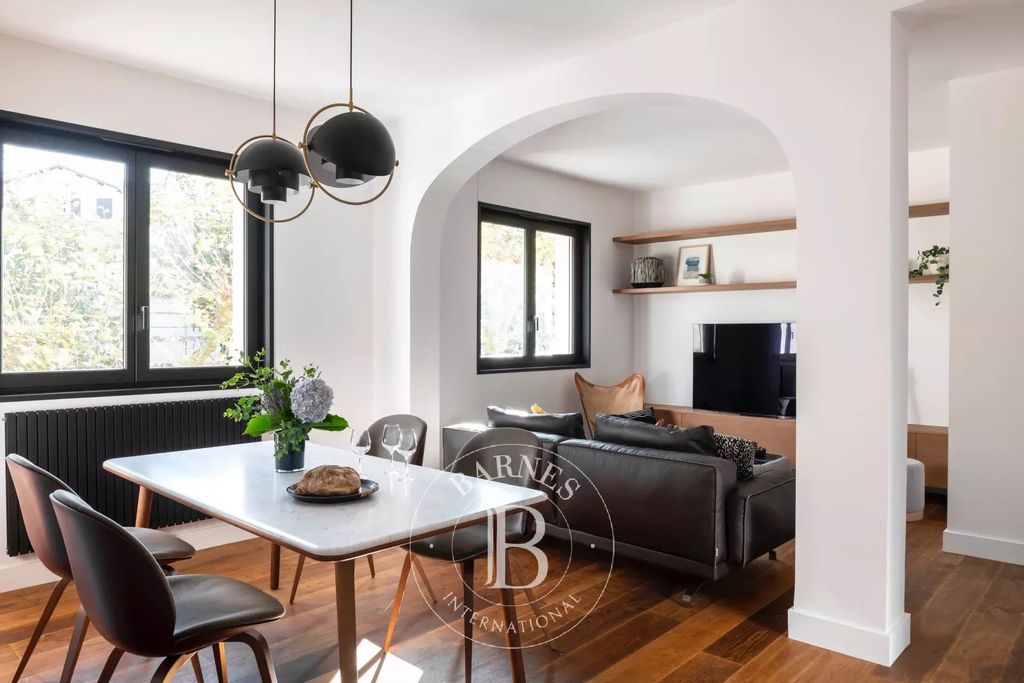 Property photo 1 of 15 Photo : © Julien Fernandez - Appartement A Saint Jean De Luz - Realisation : Atelier Idea
