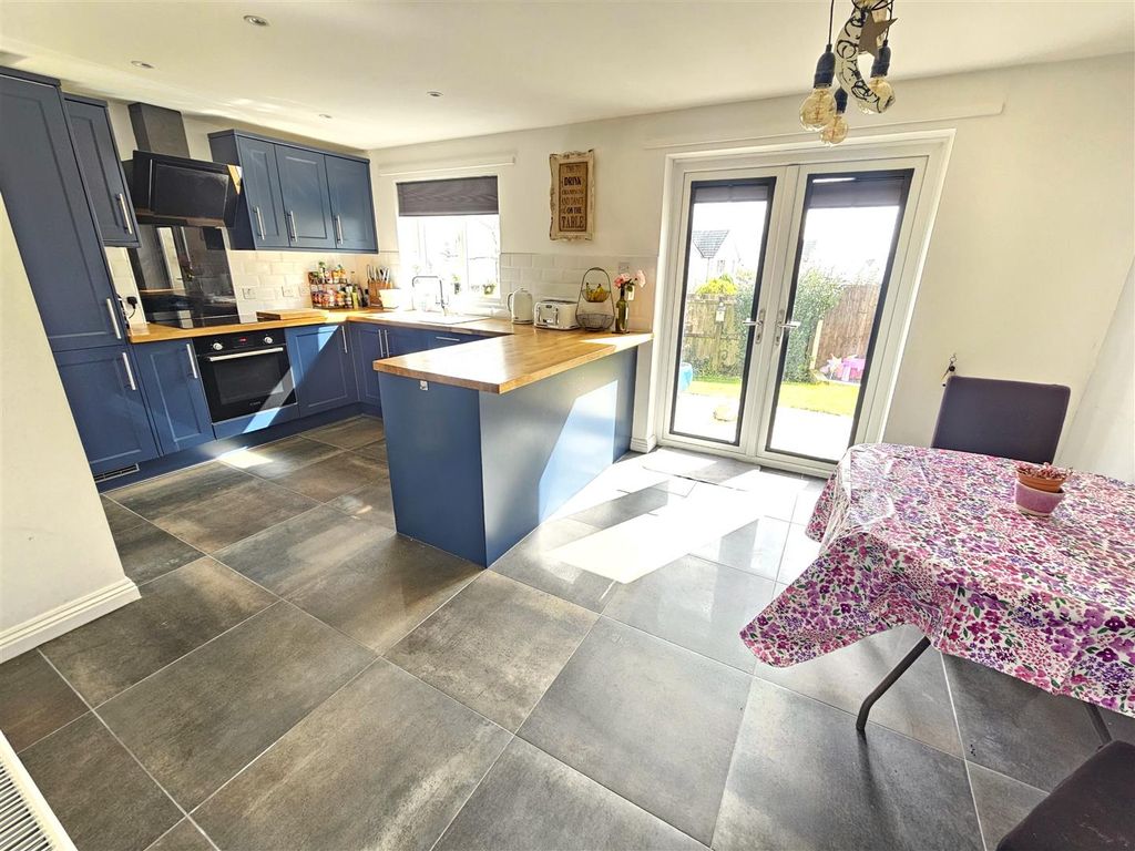 Property photo 3 of 19 Kitchen Diner.Jpg