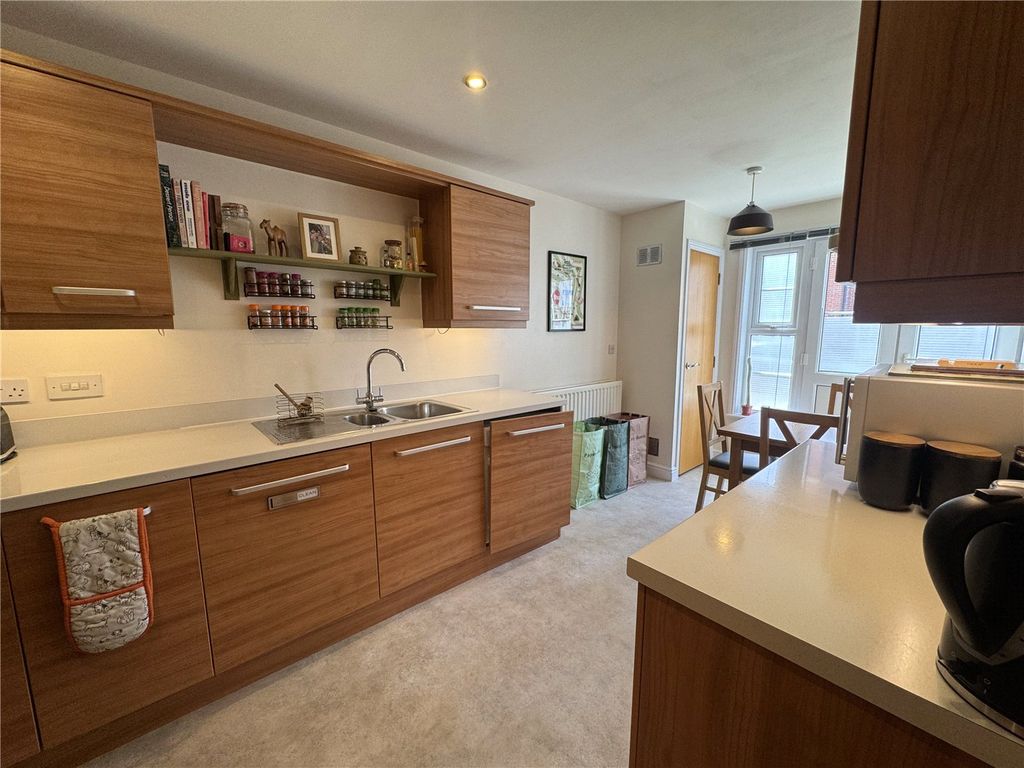 Property photo 2 of 16 Picture No. 20